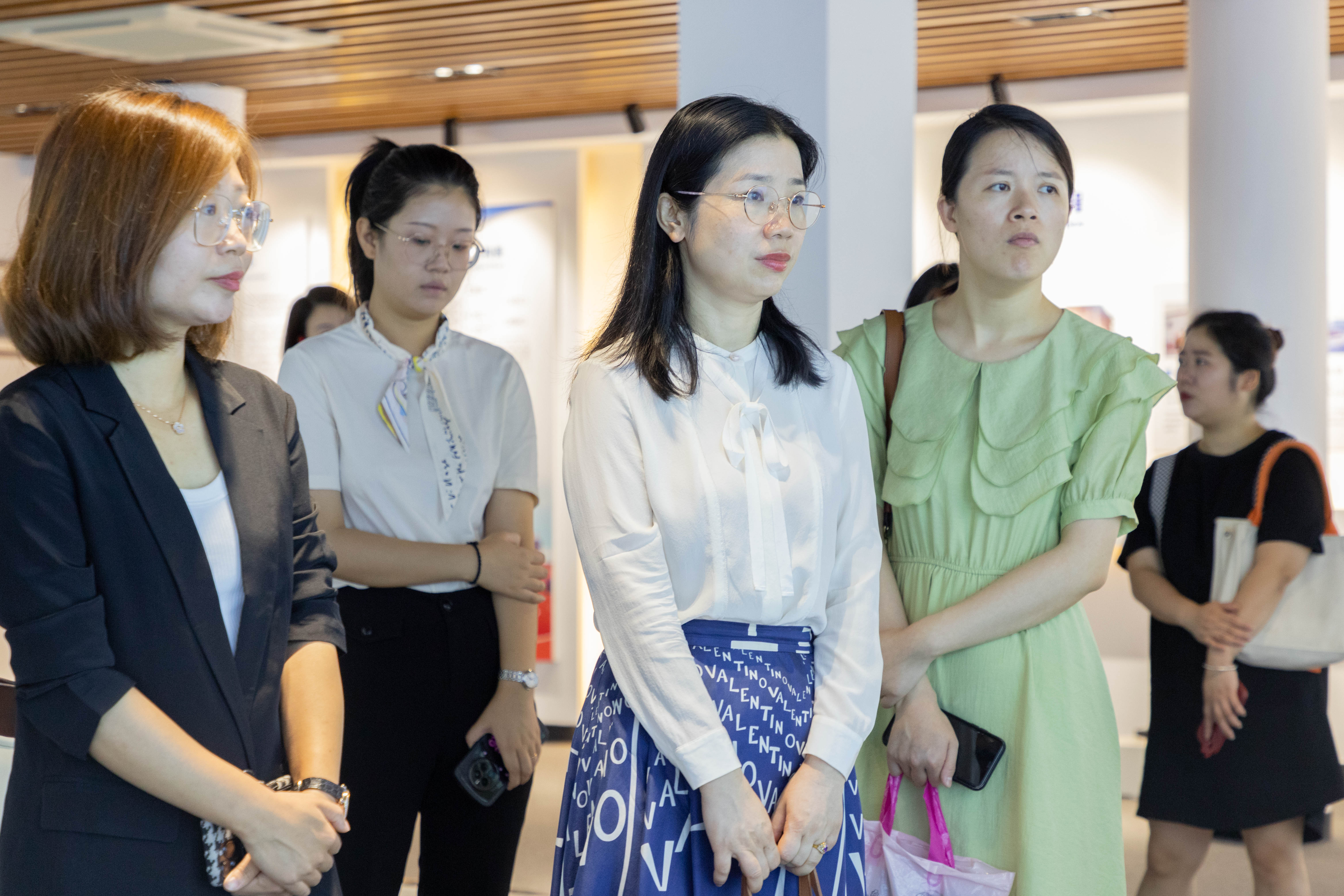 �����и�������������������һ��ݰ��PG�齫���˹ɷݵ���ָ��